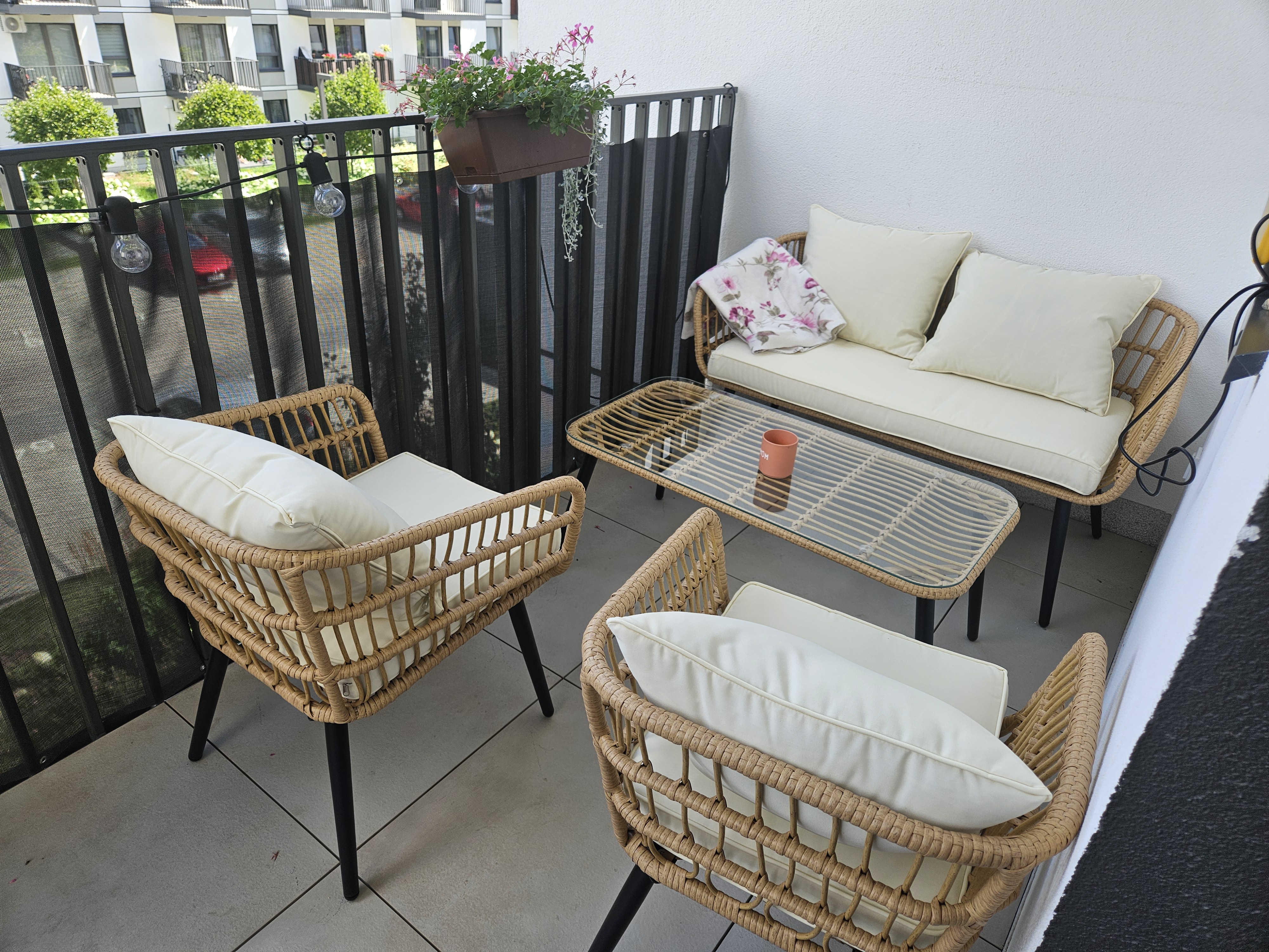 Zestaw wypoczynkowy ogrodowy Madera dla 4 osób, beżowy zdjęcie klienta Joanna