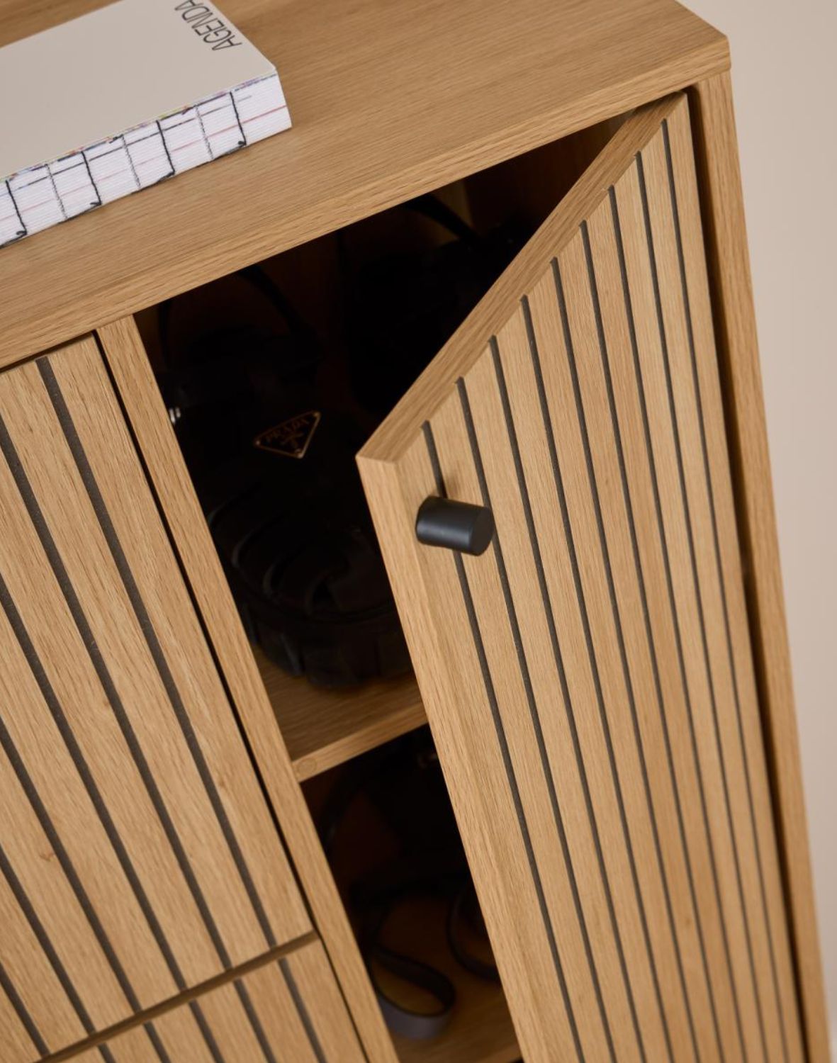 wysoka szafka na buty albany, naturalny dąb, lamele (24286)