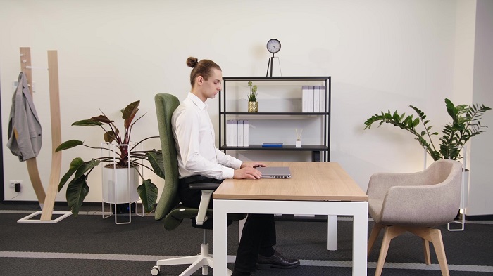 Fotel biurowy dla wysokich użytkowników Smart W white