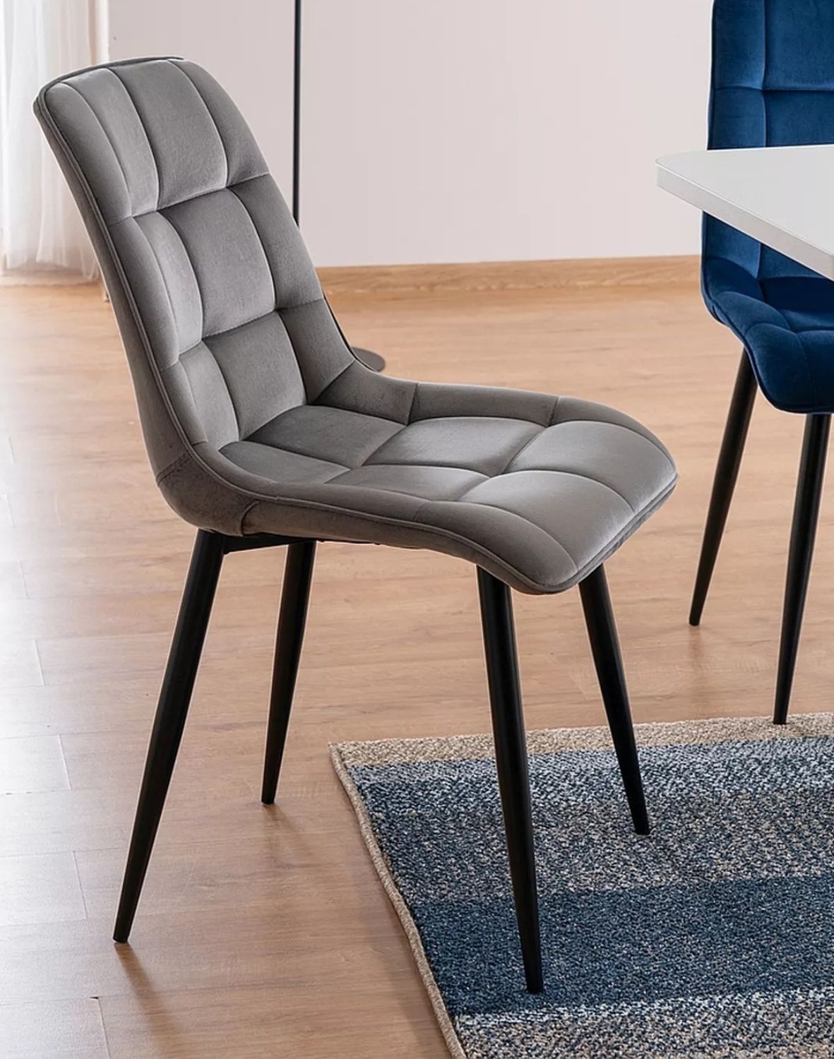 krzeslo  chic velvet szare czarny