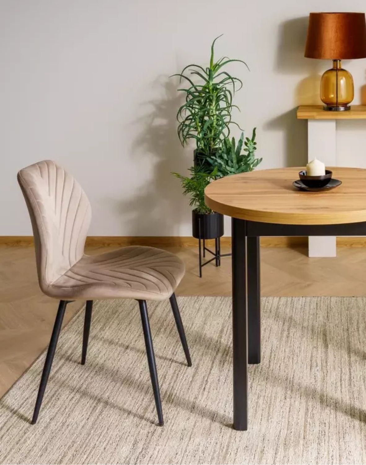 krzeslo mike velve ciemny bezowy