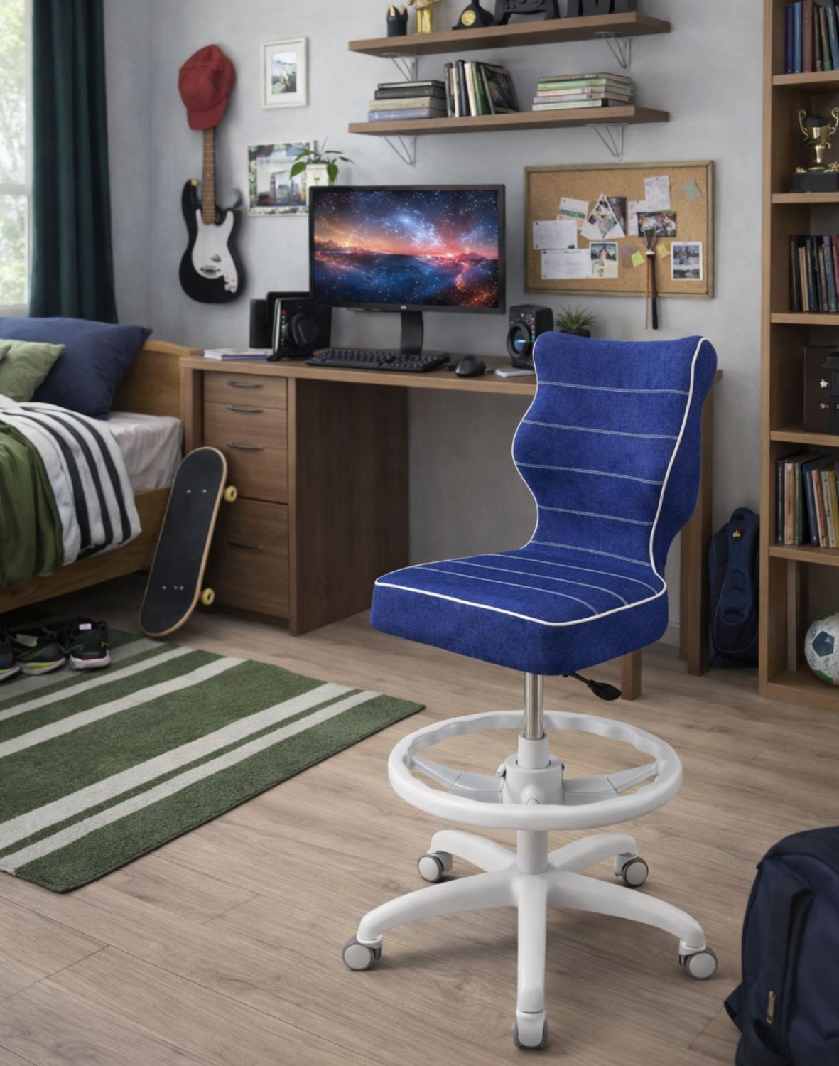 Krzesło dziecięce Entelo Petit z podnóżkiem 159-188 cm Biała Podstawa