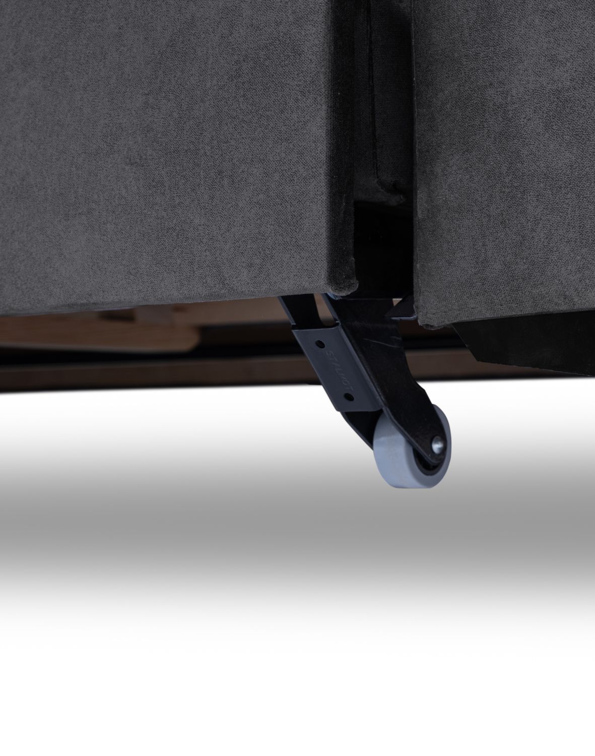 nowoczeasny narożnik do salonu na nóżkach fabio