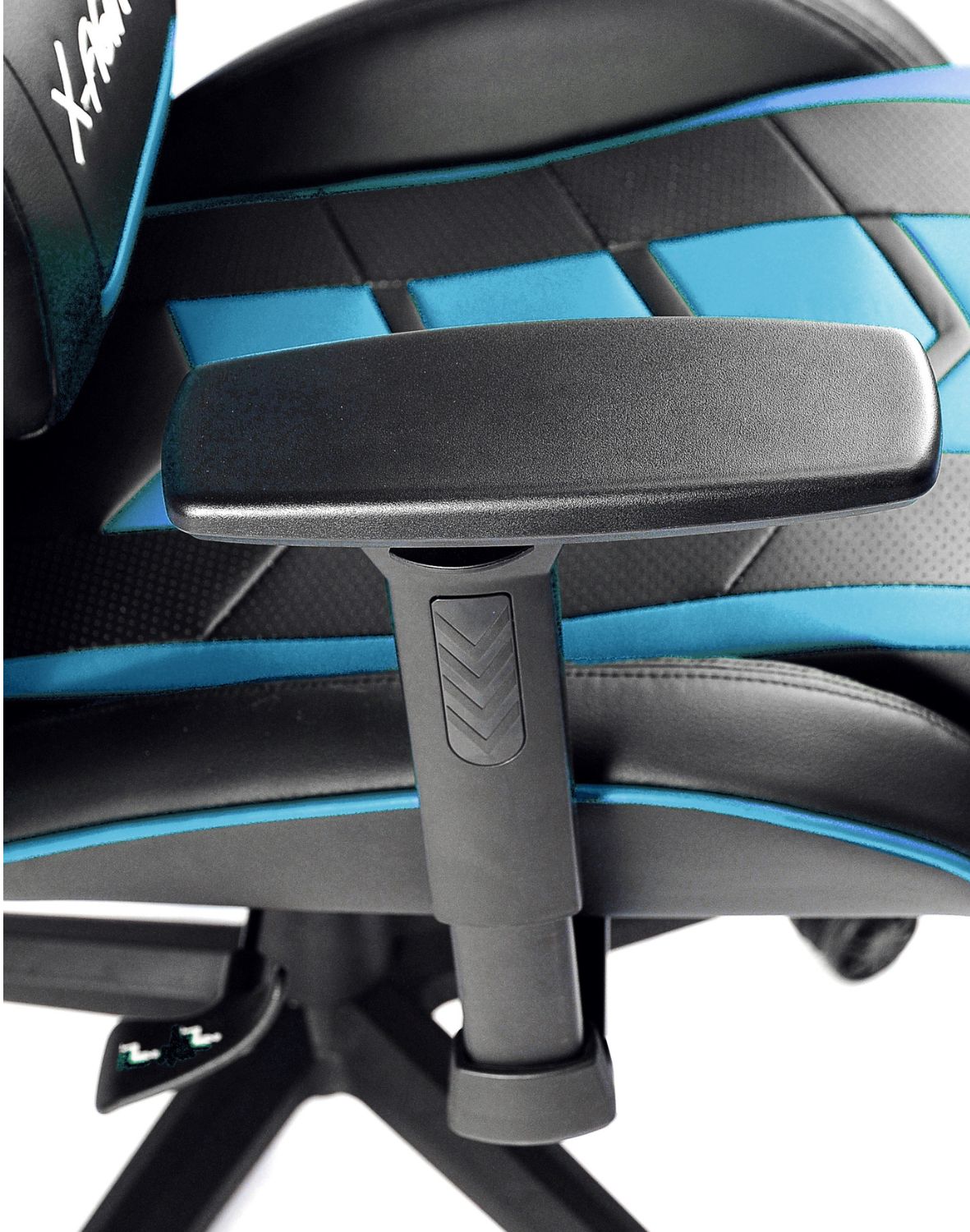 x-fighter-czarno-niebieski